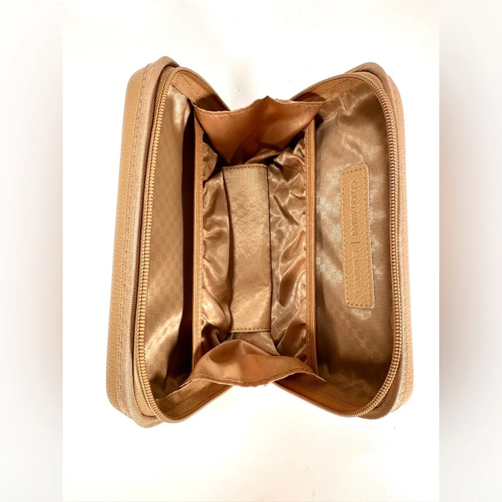 Giorgio Armani Cosmetic/amenity/toiletries Bag